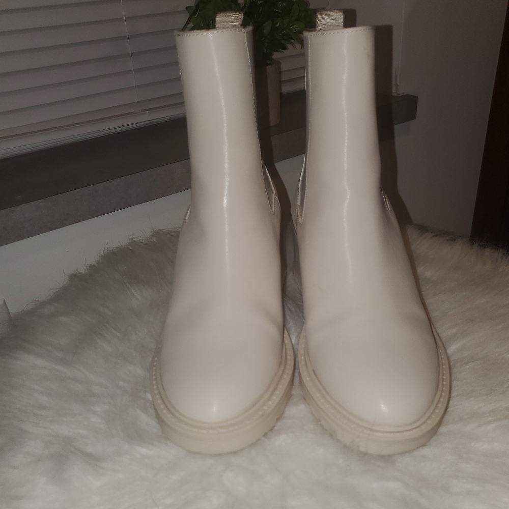 Ankle (short heel) boots